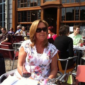 Meet your Posher, Leslie